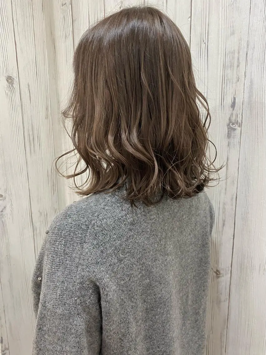 ミディアム カラー ヘアアレンジ ネイル アディクシーカラー ブリーチ 透明感カラー エドルカラー ハイライトカラー 夜23時まで予約🉑 reverieあきらのヘアスタイル