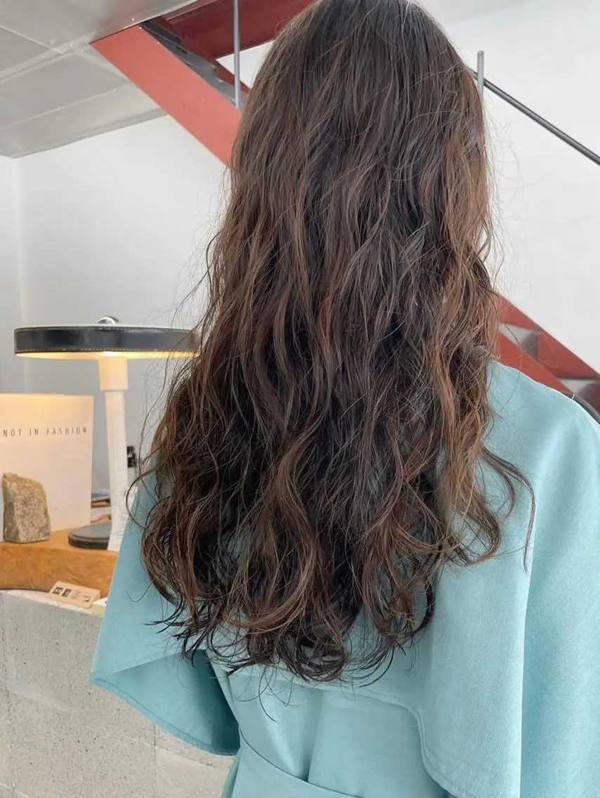 ロング パーマ FILMS/sari /似合わせカットのヘアスタイル