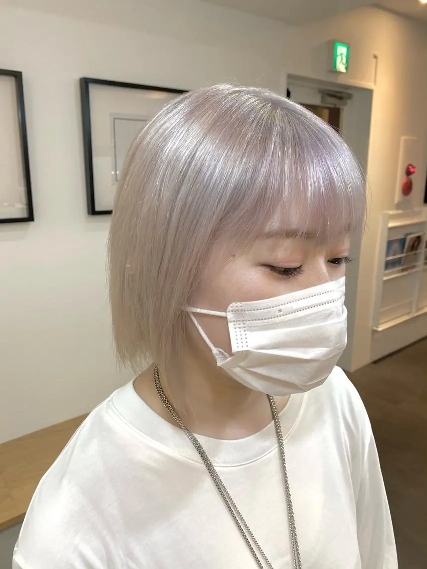 ショート カラー ヘアカラー 艶ハイトーンブリーチ 🌈小林侑雅のヘアスタイル