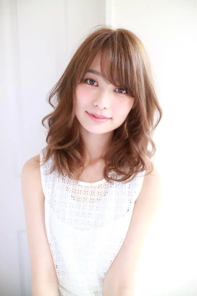 セミロング カラー パーマ アッシュ ベージュカラー ひがし　まさし JYUNESU副代表のヘアスタイル