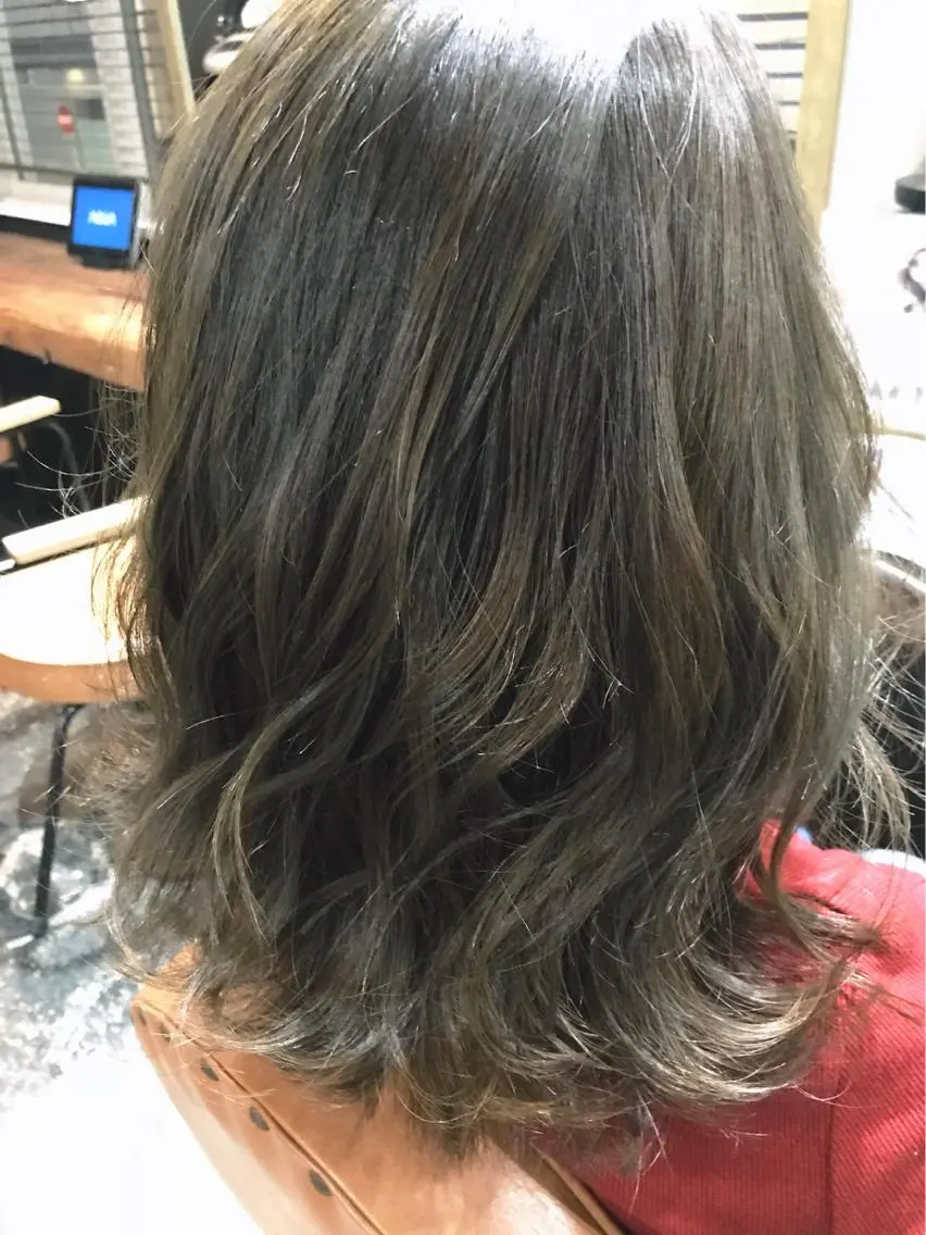 ミディアム カラー グレージュ カーキグレージュ オレンジ ヘアカラー トリートメント 山本 みきのヘアスタイル