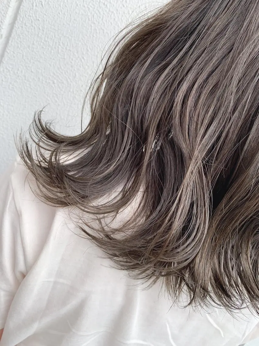 ミディアム カラー ブリーチ ブラウンカラー ブリーチなしカラー オリーブブラウン オリーブカラー カワシマ セイカのヘアスタイル