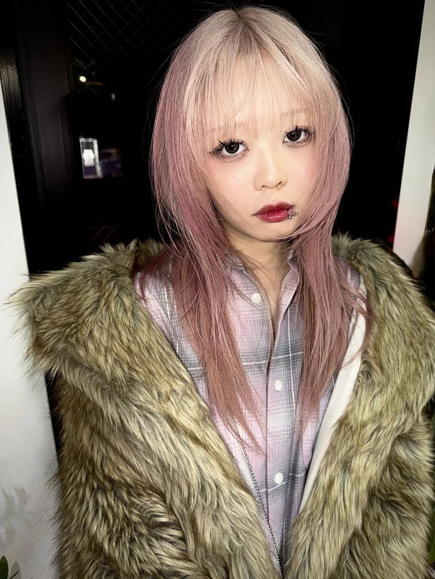 ミディアム カラー レイヤーカット ウルフカット ウルフ/レイヤー /ブリーチ/心斎橋のヘアスタイル