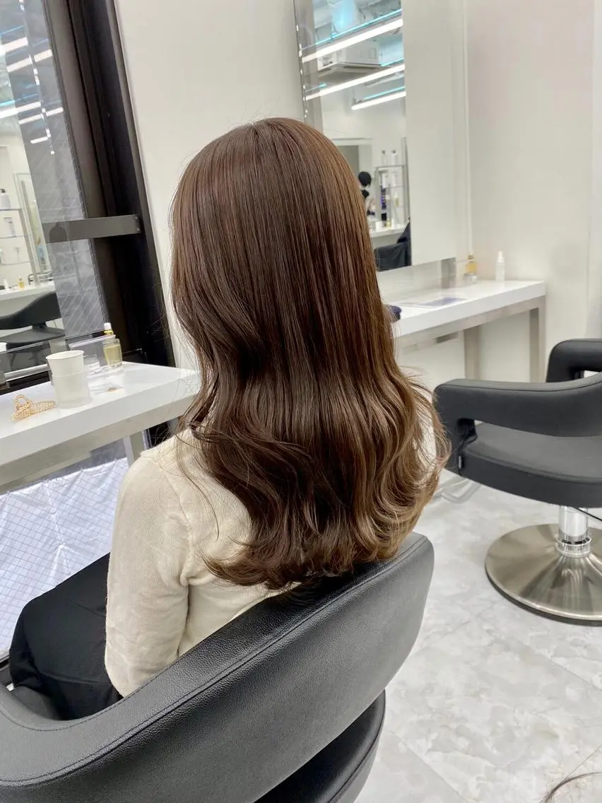 カラー ミルクティーベージュ 🤍Yumeのヘアスタイル