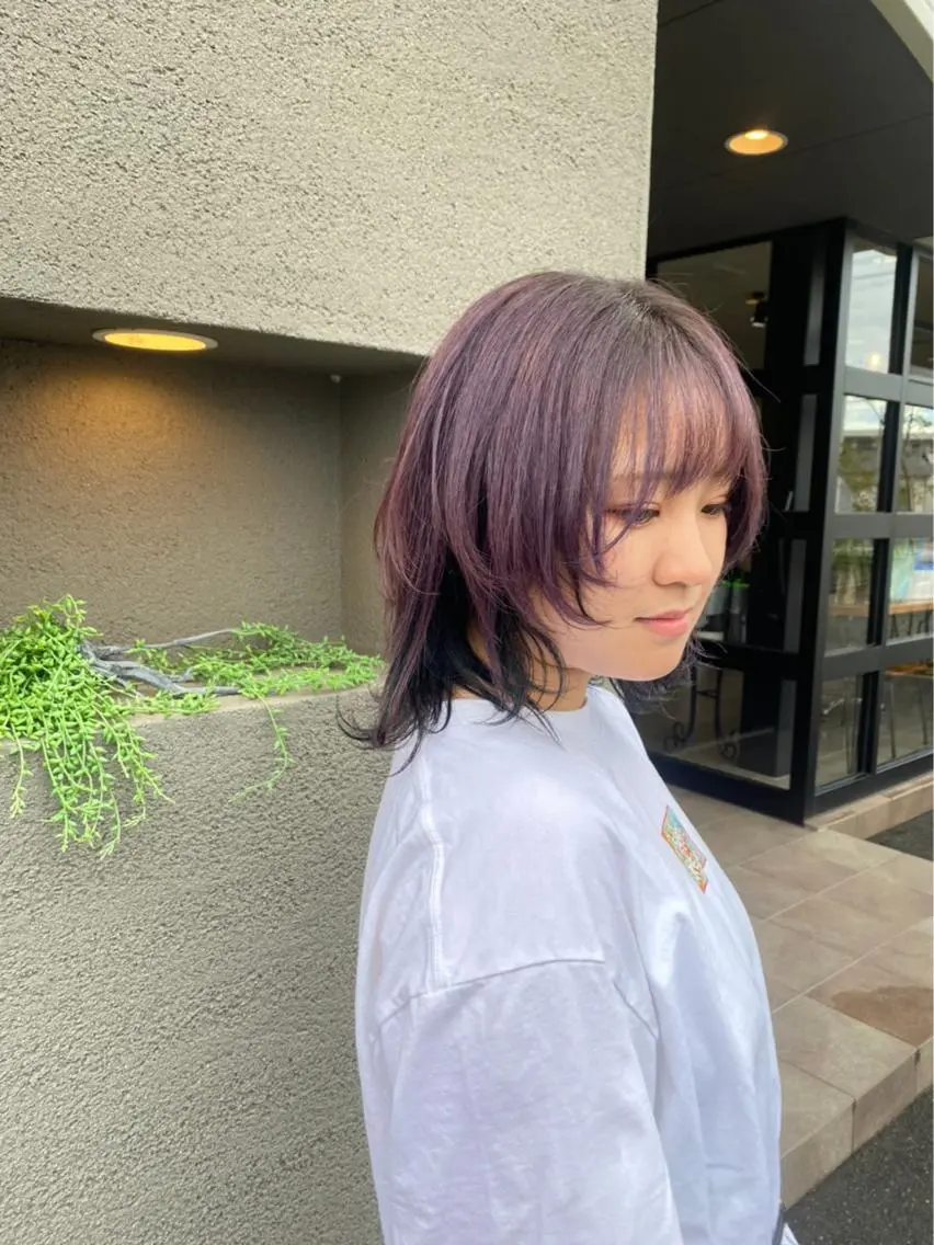 ミディアム ウルフカット maco 艶感ハイトーン🦋のヘアスタイル