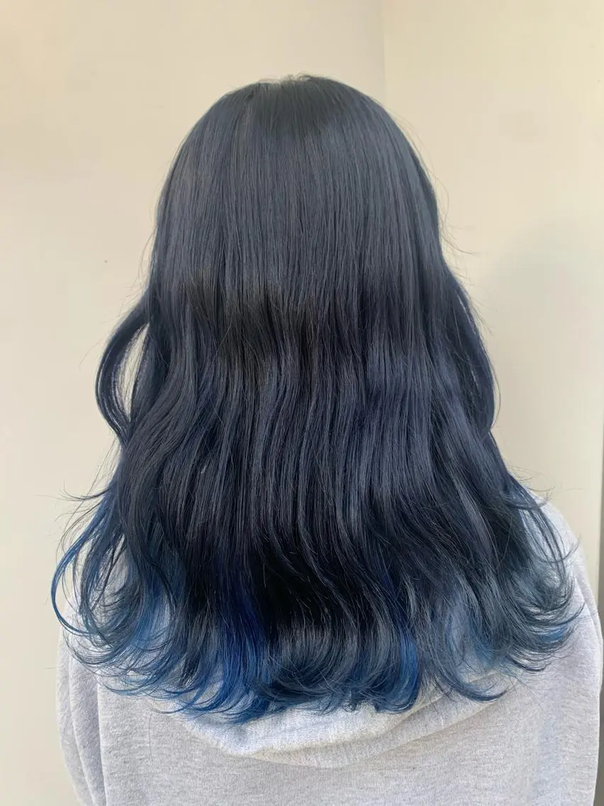 ミディアム カラー ブルーカラー インナーカラー ネイビーカラー ヘアカラー 中目黒🌼 🌼ハナのヘアスタイル