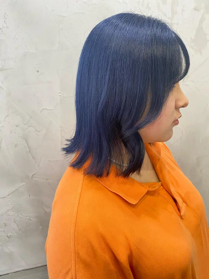 ショート カラー ブルーカラー 佐伯 鼓乃美のヘアスタイル