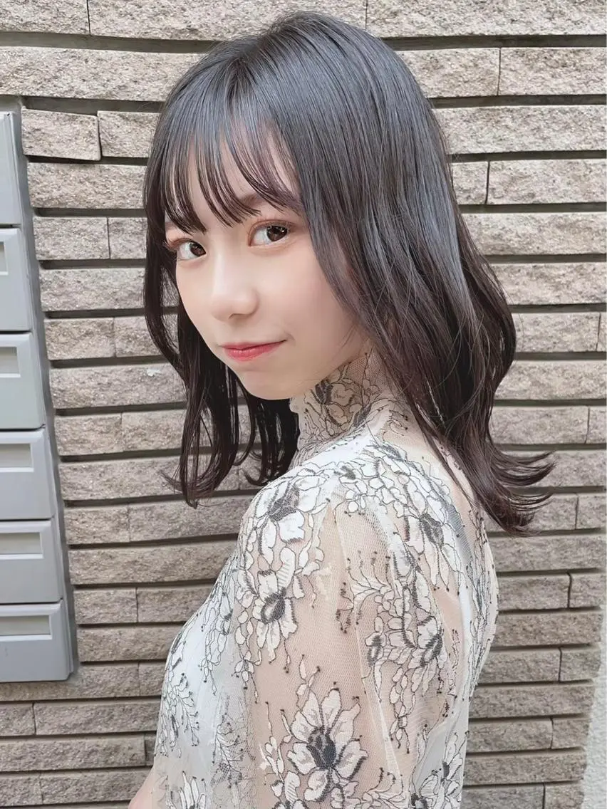 ミディアム ラベンダーベージュ 【公式】amble luxe池袋東口🩷のヘアスタイル