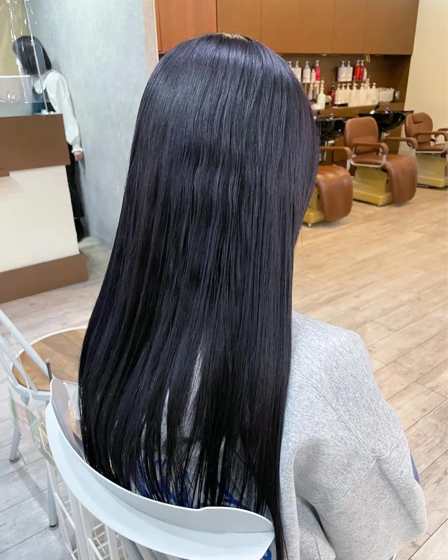 セミロング パープルカラー ヘアカラー トリートメント イワタ マハ/ minim hairのヘアスタイル