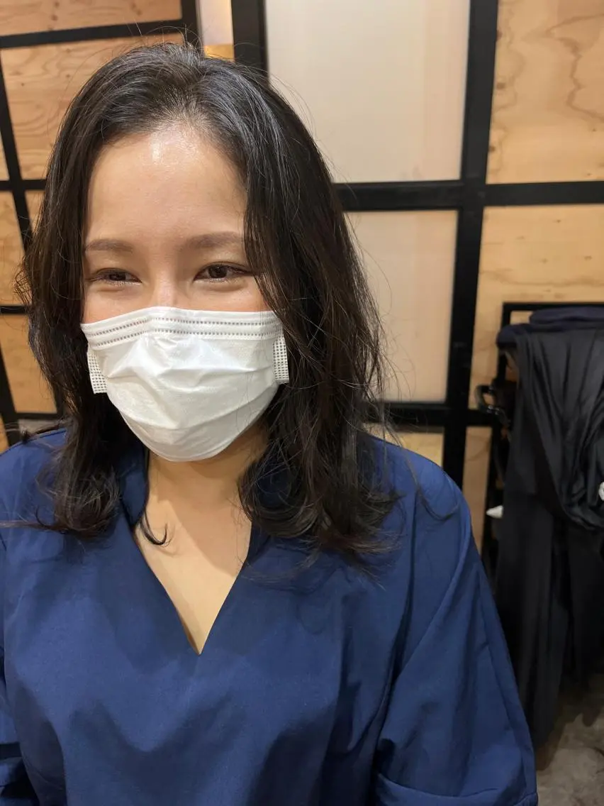 ミディアム カラー パーマ ヘアアレンジ メンズ キッズ ネイル アイブロウ ミディアムパーマ メンズパーマ ブラウンカラー ケアカラー 透明感カラー 久木原 ゆりのヘアスタイル
