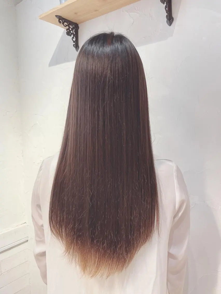 ロング 縮毛矯正 黒岩 明日美のヘアスタイル