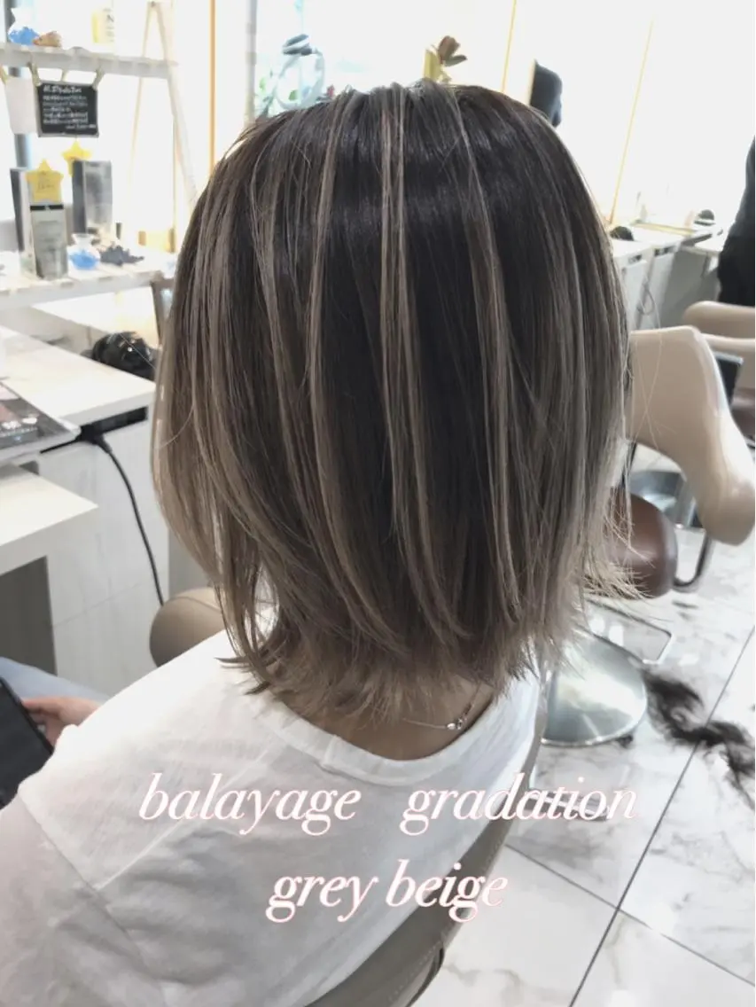 ミディアム カラー バレイヤージュ グラデーションカラー グレージュ レイヤーカット カット ヘアカラー 山崎俊輔/髪質改善 /バレイヤージュのヘアスタイル
