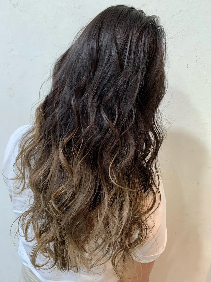 ロング カラー ヘアカラー トリートメント 天野 開のヘアスタイル