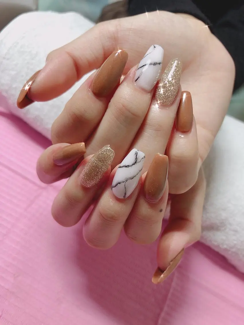 ミディアム ネイル ハンドネイル 《LB》ラブリエ Nail&eyeのマツエク・マツパデザイン