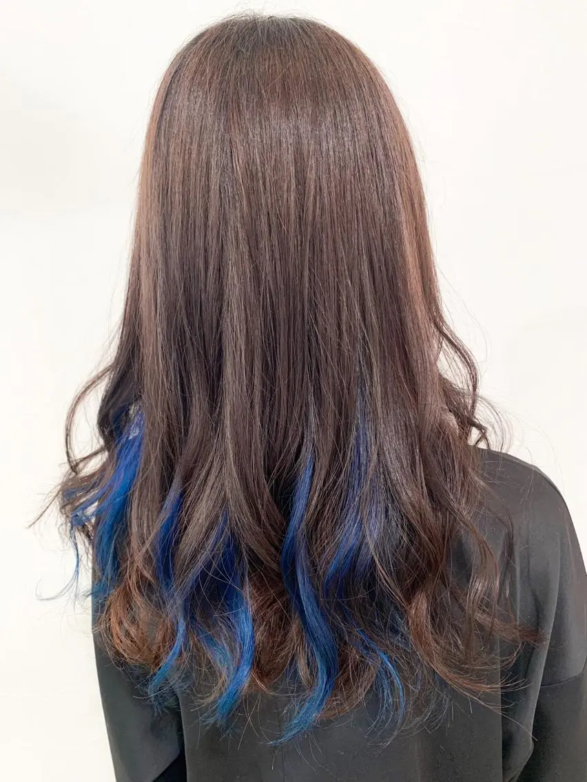 ロング カラー 乳井 悠香のヘアスタイル