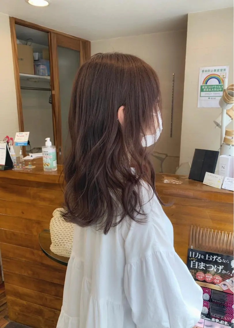 ミディアム カラー ベージュカラー ブリーチ ブラウンカラー ブラウンベージュ ブリーチなしカラー カット ヘアカラー トリートメント 矢野 晃平のヘアスタイル