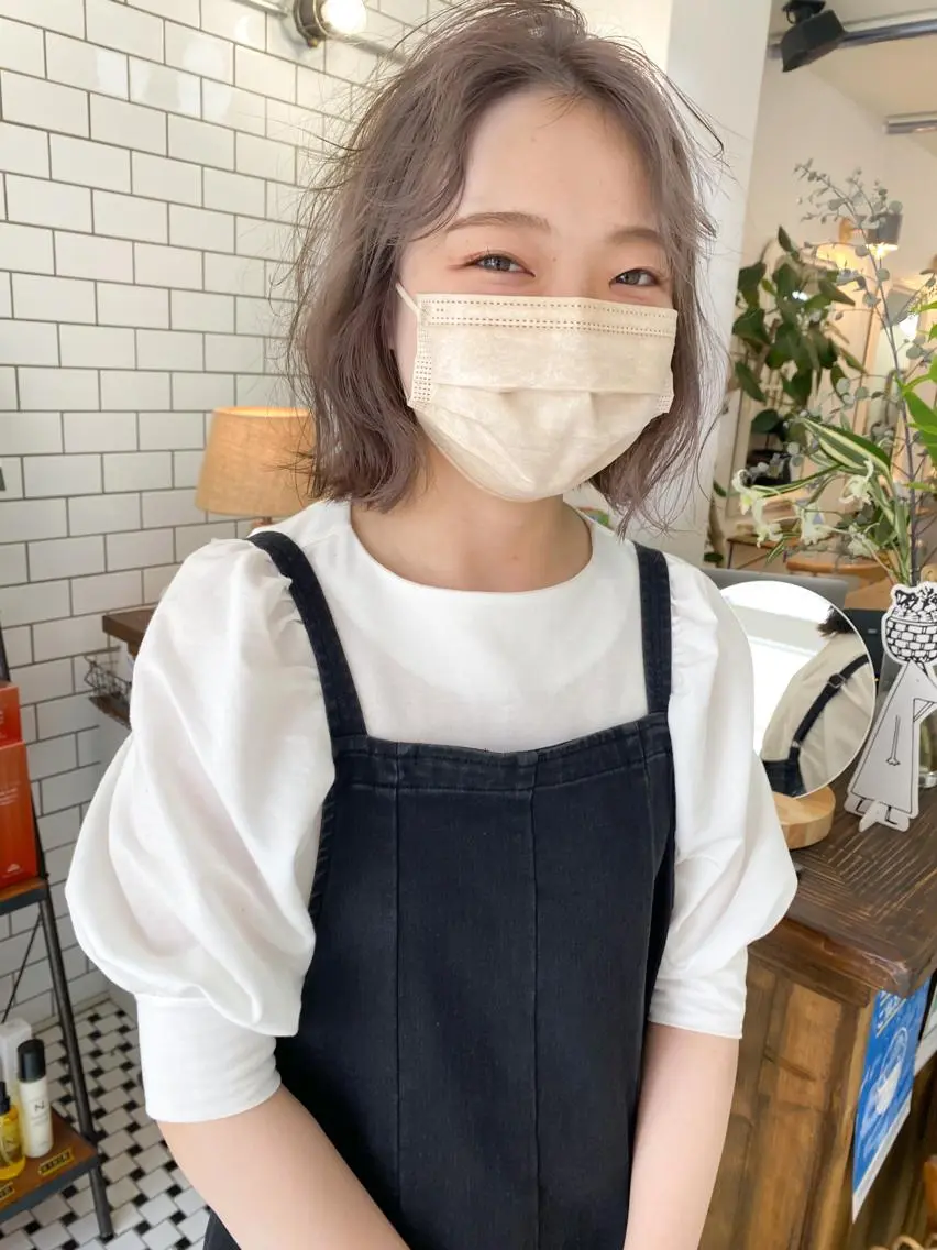 ミディアム カラー 顔周りレイヤーカット ブリーチminamiのヘアスタイル