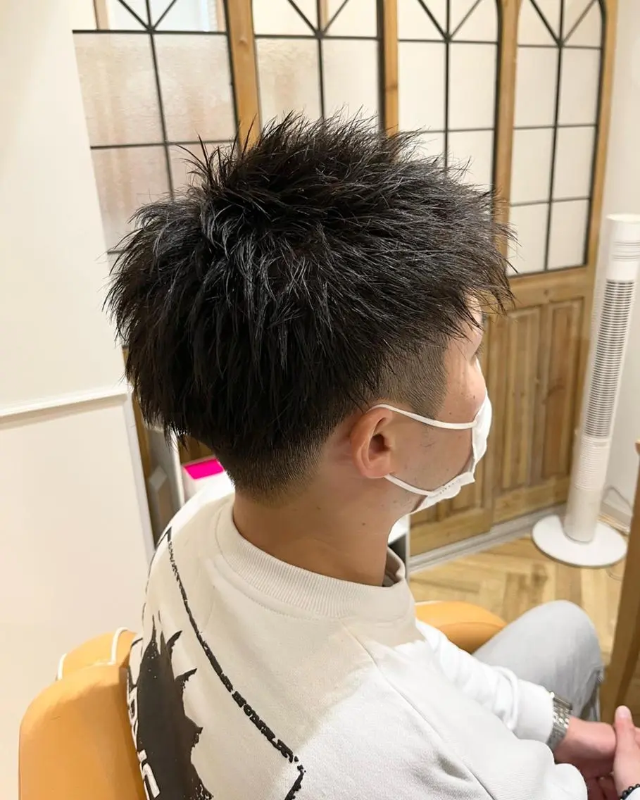 ショート カラー メンズ メンズパーマ 学生(メンズ向け) メンズショート ツーブロック 黒髪 🌿ヤマグチ ユウキ🌿のヘアスタイル