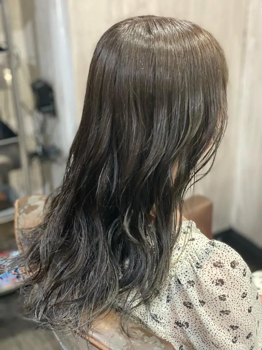 ロング 寄主 洸雅のヘアスタイル