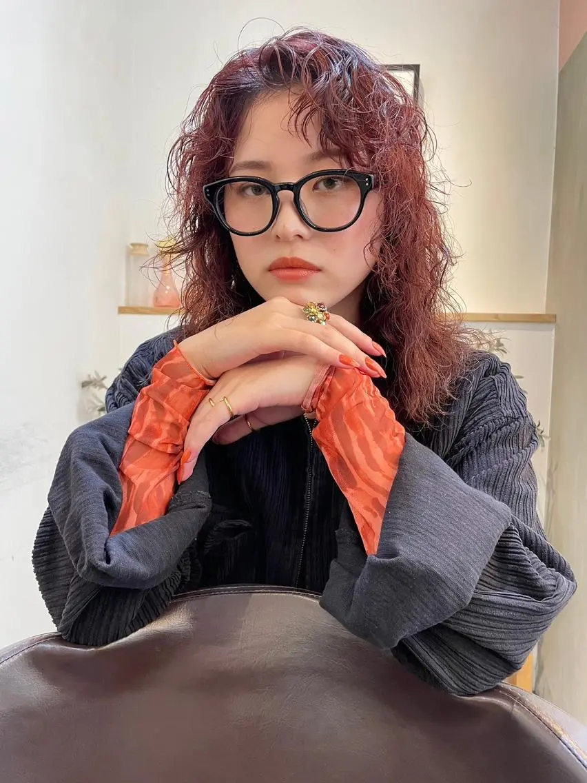 カラー パーマ ミディアム ショートボブ ミディアムパーマ アディクシーカラー ブリーチ ケアブリーチ カット ヘアカラー トリートメント CEINE＋ officialのヘアスタイル
