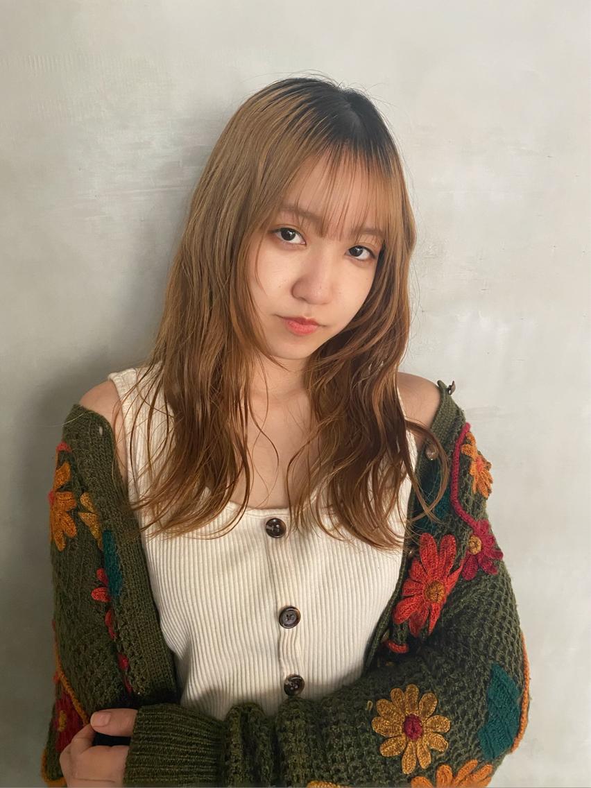 ロング カラー 朝倉 南のヘアスタイル
