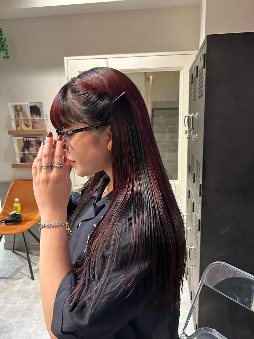ロング カラー 薄暮 マツイ　レンのヘアスタイル