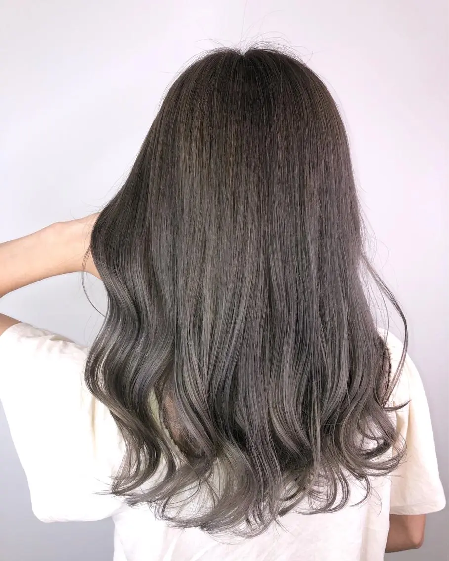 セミロング 手島 カミラのヘアスタイル