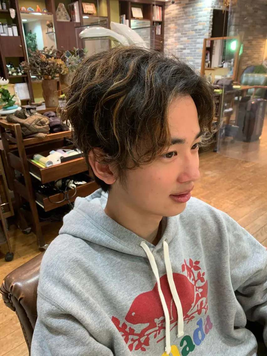メンズ センターパート カット特化美容師 齋藤桐のヘアスタイル