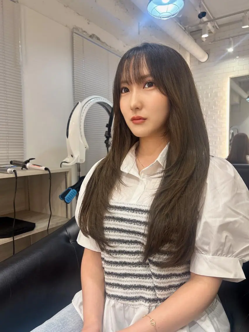 ロング カラー カット ヘアカラー トリートメント emi/髪質改善/ 韓国風/艶カラーのヘアスタイル