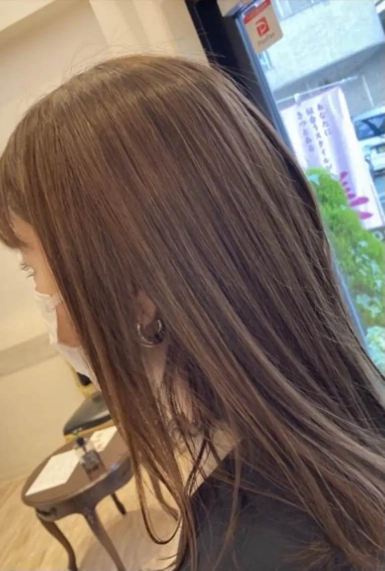 ロング カラー ヘアアレンジ ブラウンカラー チョコレートブラウン 佐藤 睦月のヘアスタイル
