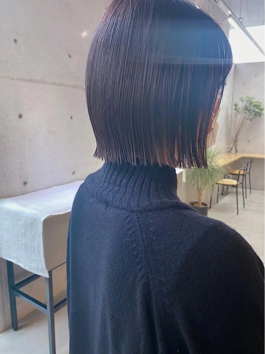 ミディアム カラー ヘアアレンジ 切りっぱなしボブ ブリーチ ブルーカラー ブリーチなしカラー ボブ son hair HIROEのヘアスタイル