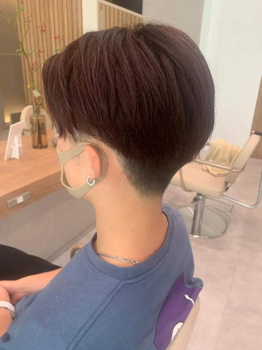メンズ マッシュ 刈り上げ 近 紗理奈のヘアスタイル