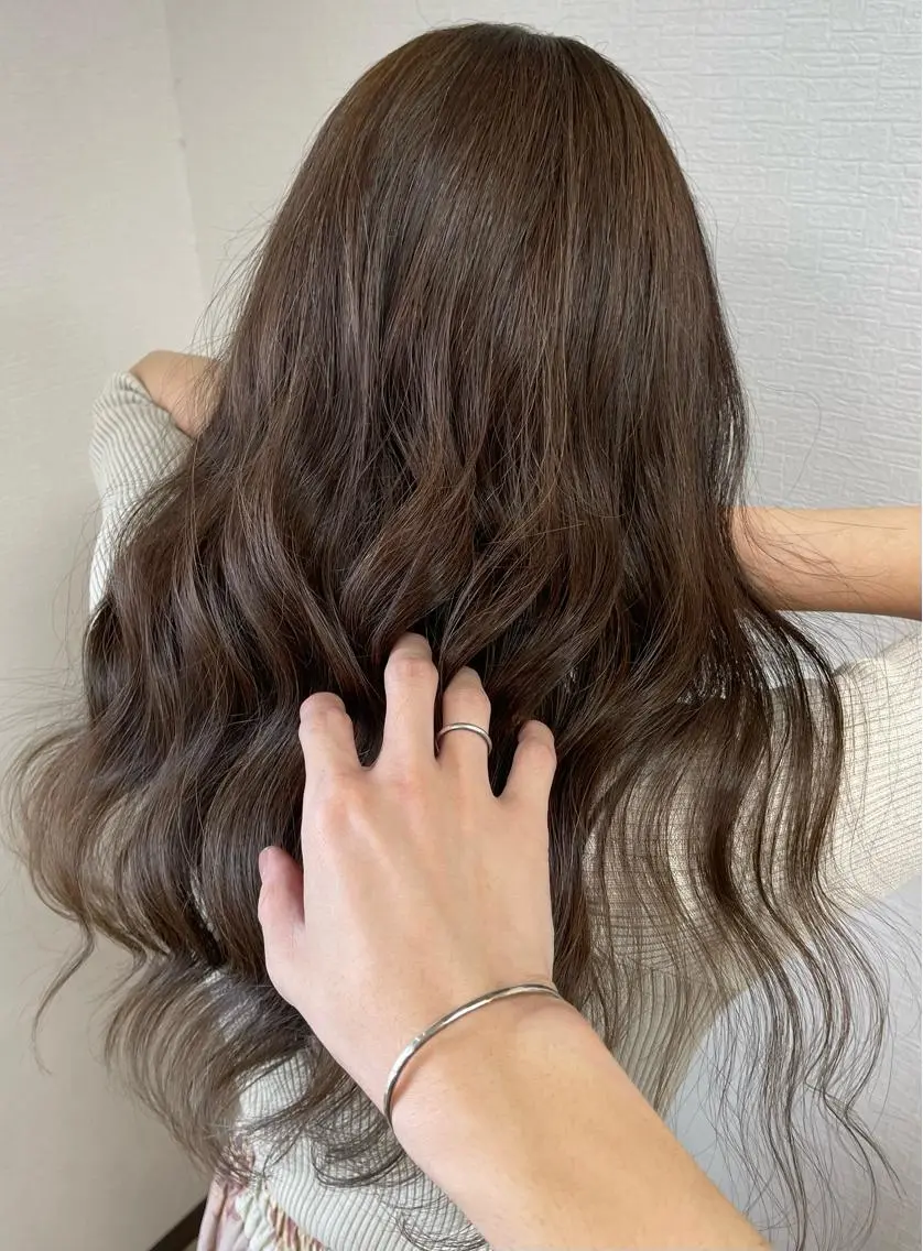ロング 三浦 聖泉のヘアスタイル