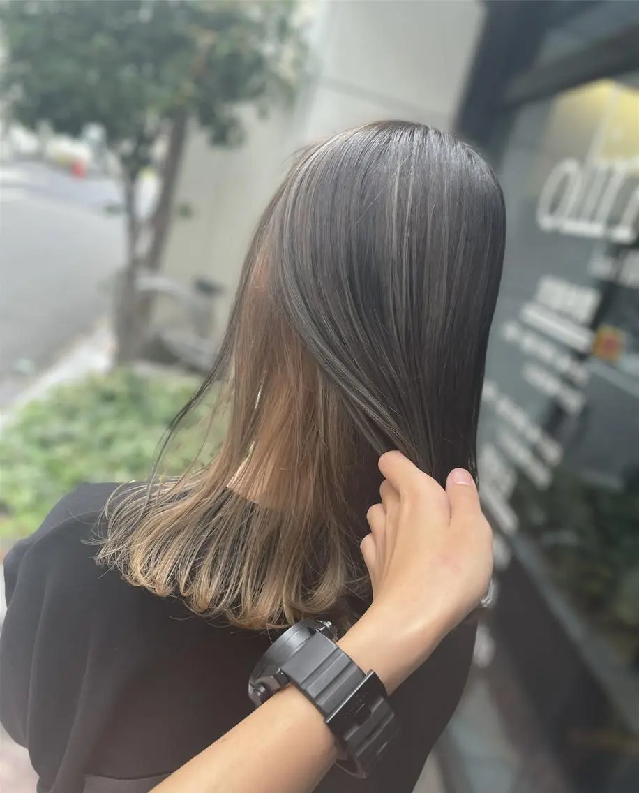 セミロング olino 【オリノ】西田辺のヘアスタイル