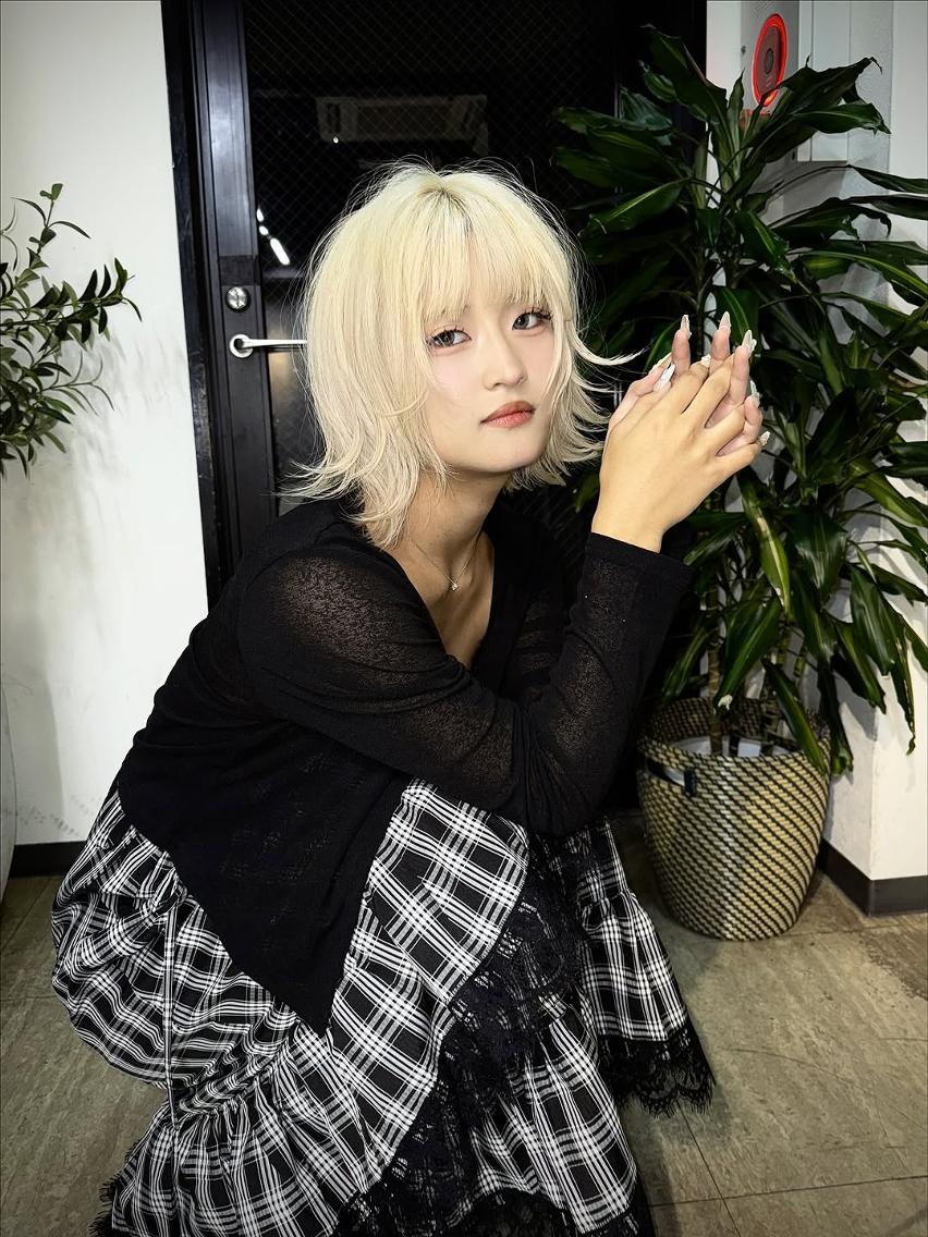 ミディアム カラー レイヤーカット ウルフカット ウルフ/レイヤー /ブリーチ/心斎橋のヘアスタイル