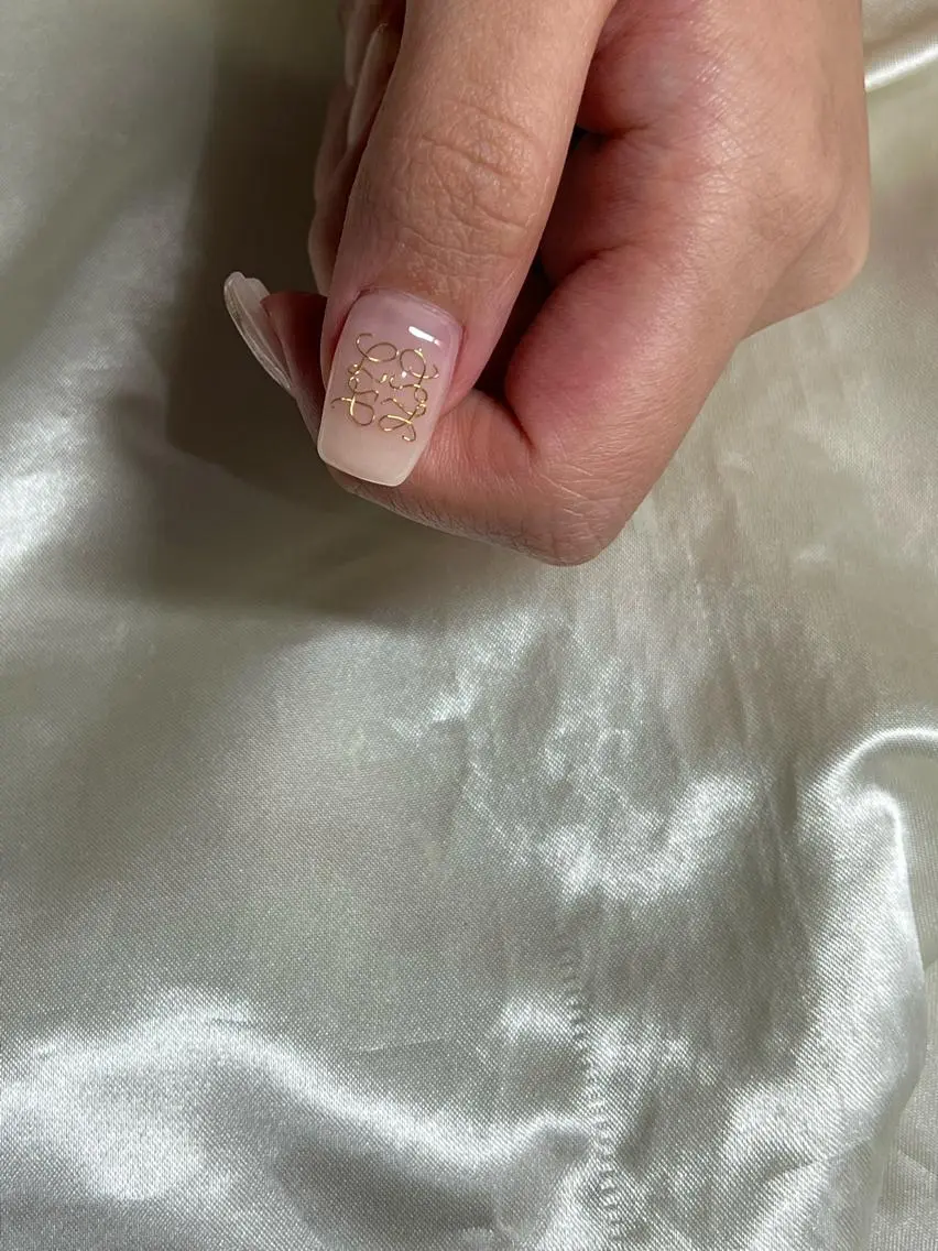 ネイル ニュアンスネイル Charme. NOBUKOのネイルデザイン