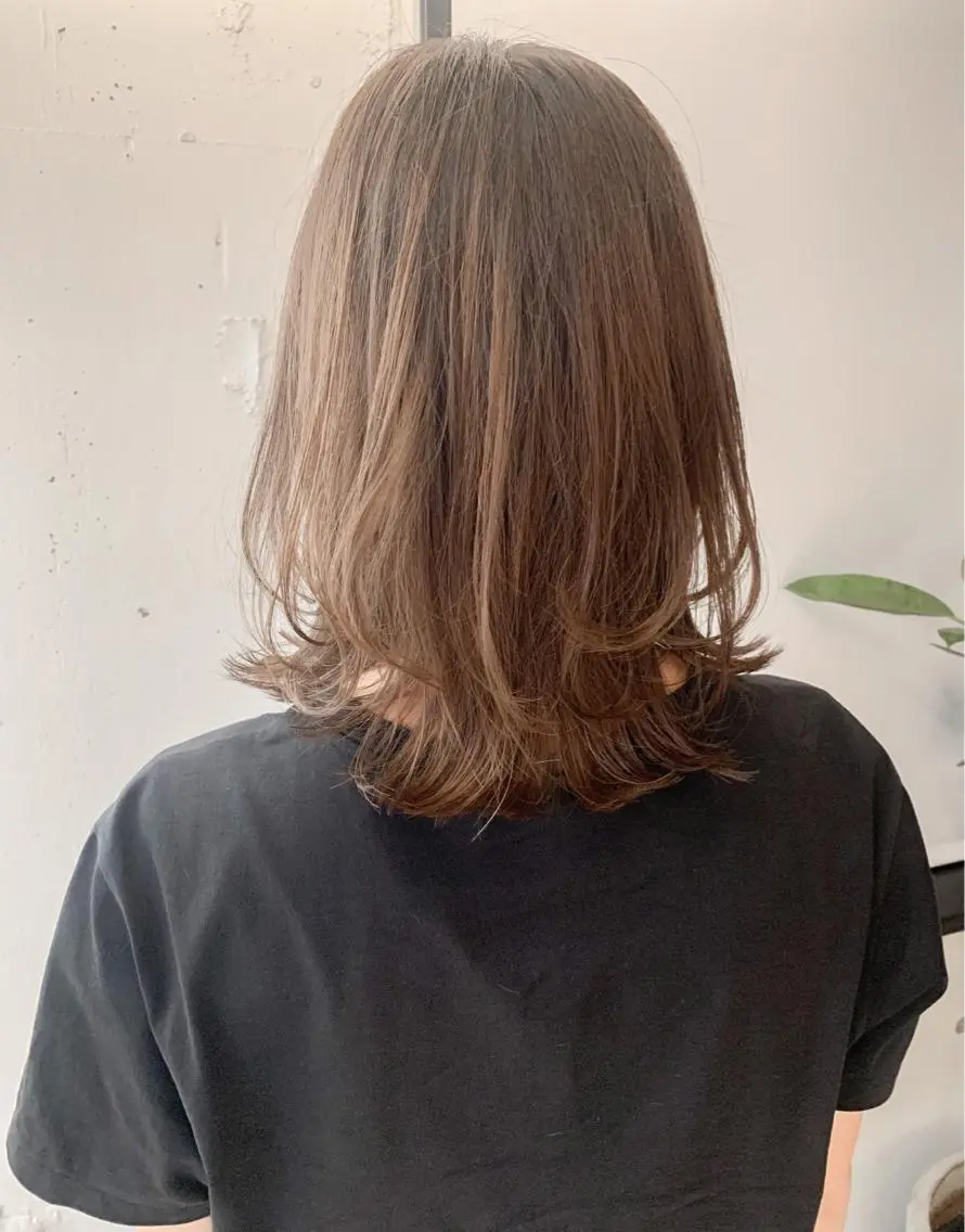 セミロング カラー ヘアアレンジ くびれヘア yuka .のヘアスタイル