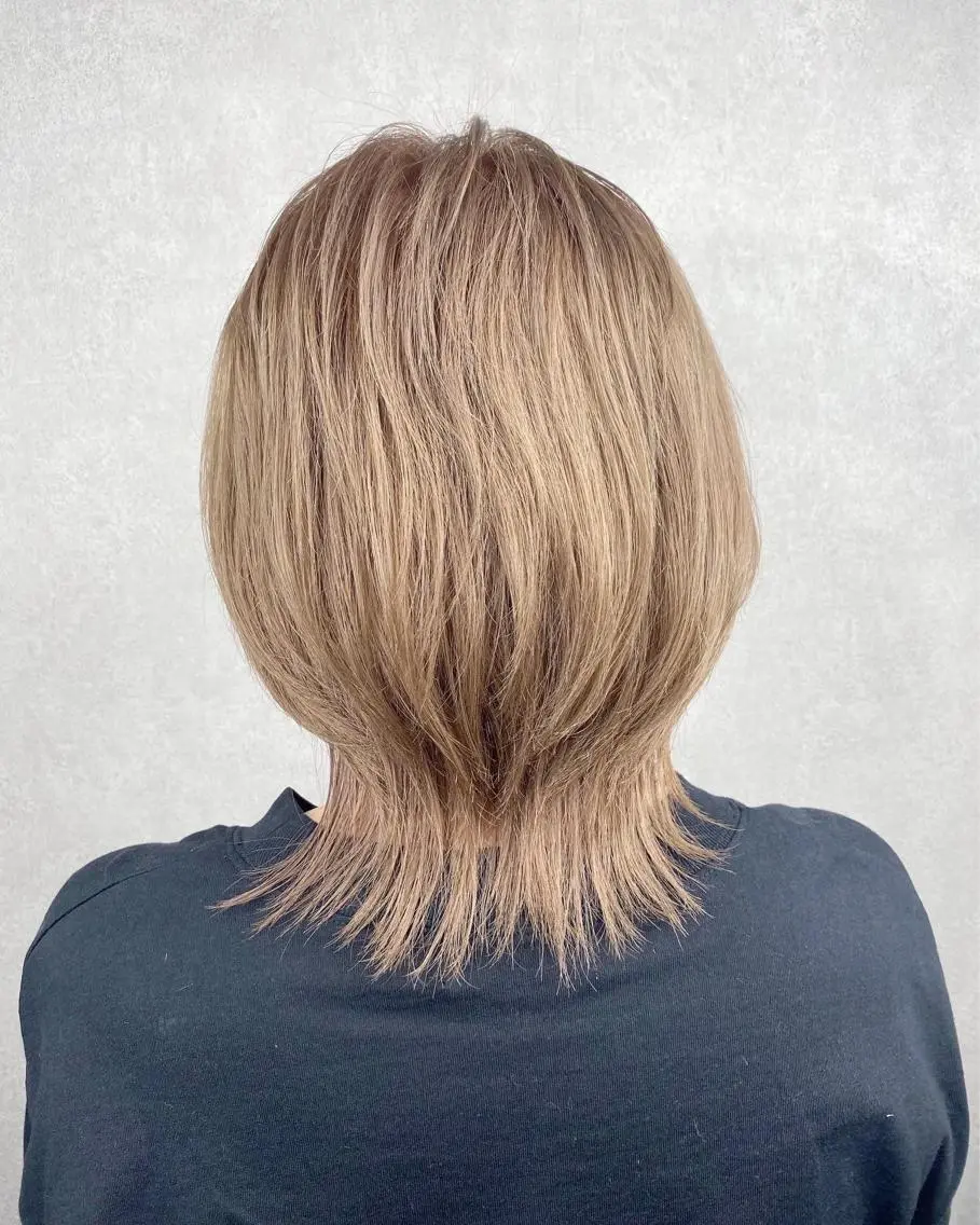 ミディアム カット ヘアカラー トリートメント ＳＨＩ ＺＵのヘアスタイル