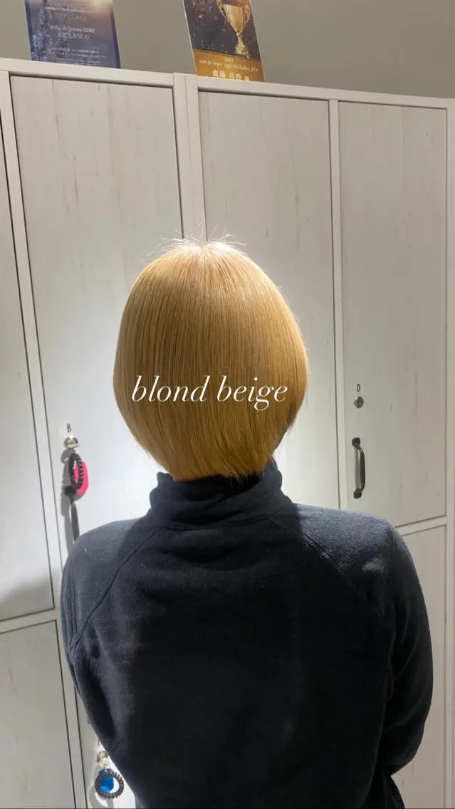 ショート カラー ブロンド ハイトーンカラー 縮毛矯正とレイヤー カット/杉村凜汰郎のヘアスタイル