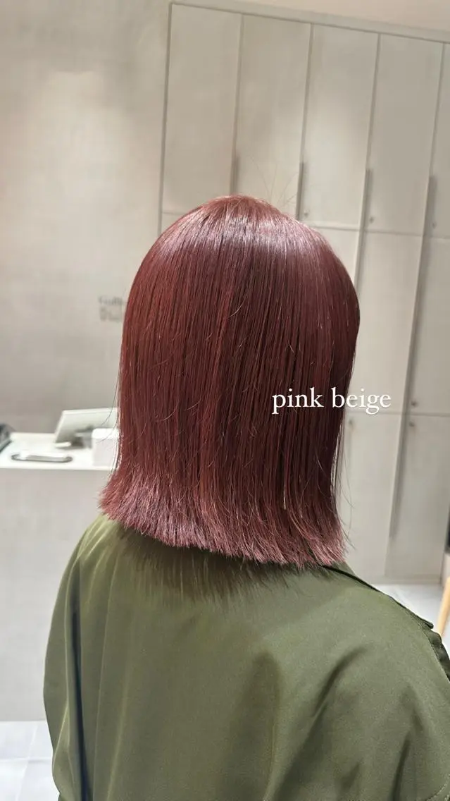 ミディアム カラー ミオ💎ショート 透ける暗髪のヘアスタイル