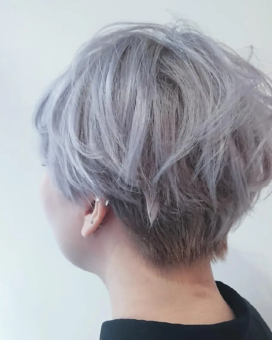 ショート カラー ブリーチ ケアブリーチ ヘアカラー Roji 米田 真一のヘアスタイル
