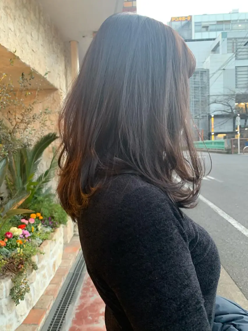 ミディアム カラー パーマ ミディアムレイヤー イルミナカラー レイヤーカット カット ヘアカラー sakoda shunkiのヘアスタイル