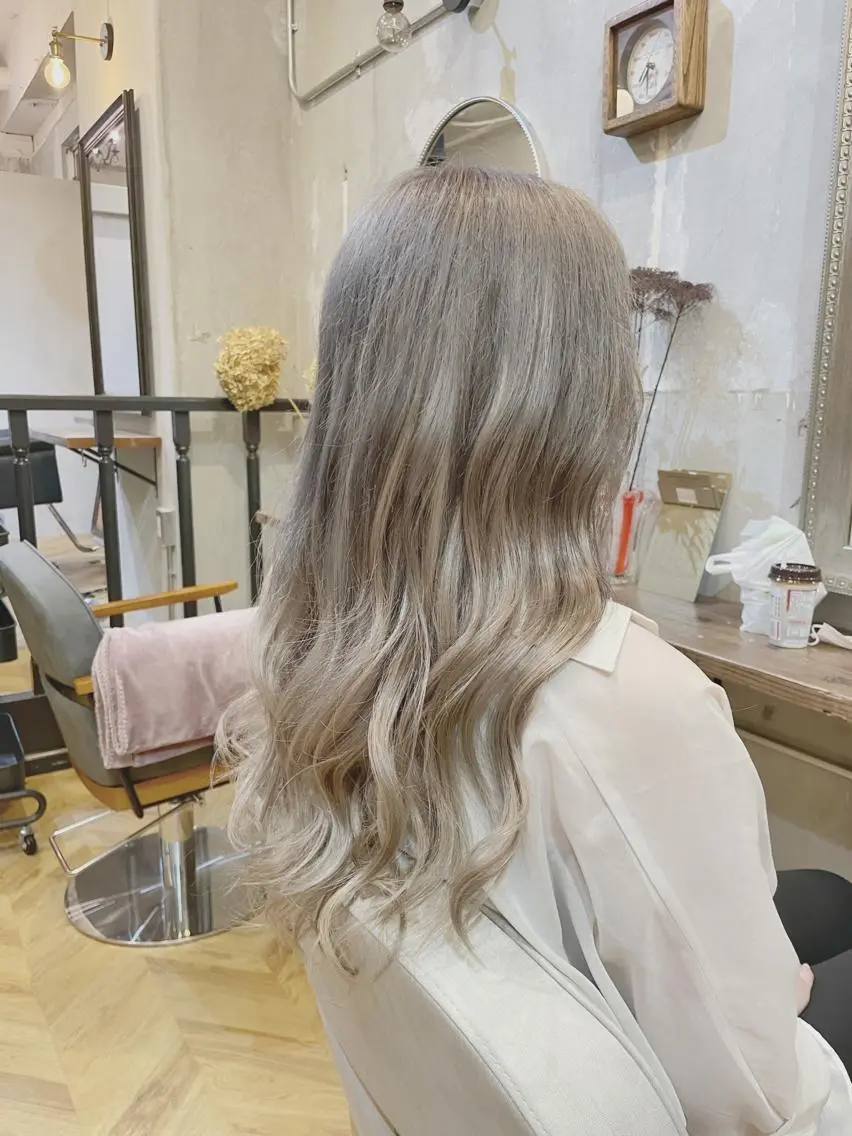ロング カラー シールエクステ ミストバング ブリーチ ダブルカラー イヤリングカラー カット ヘアカラー エクステ エクステ指名No.1 【店長】橘田のヘアスタイル
