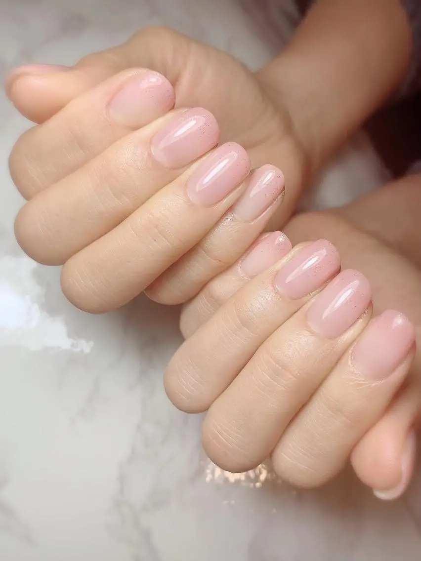ネイル 桜ネイル ジェルネイル グラデーション ラメ(グリッター) atelier chic+のネイルデザイン