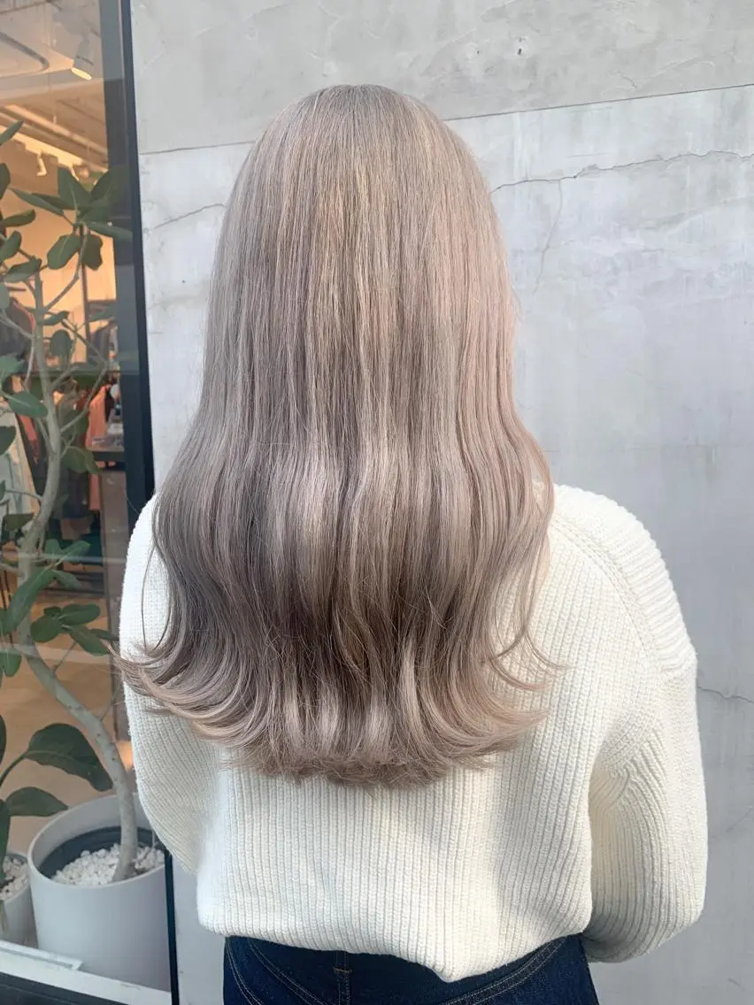 ロング カラー ヘアアレンジ ブリーチ ヘアカラー トリートメント yuka .のヘアスタイル