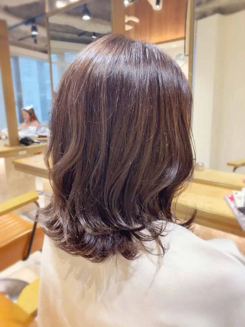 ミディアム ラベンダーベージュ くびれヘア ヘアカラー トリートメント ヘアセット 坂本 なつきのヘアスタイル