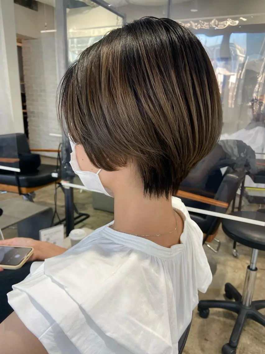ショート カラー アディクシーカラー 🪽似合わせカラー RENA.🪽🩶のヘアスタイル