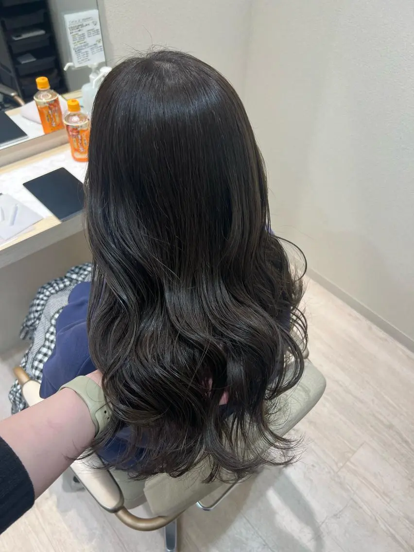 ロング カット ヘアカラー トリートメント ヘッドスパ mina .のヘアスタイル