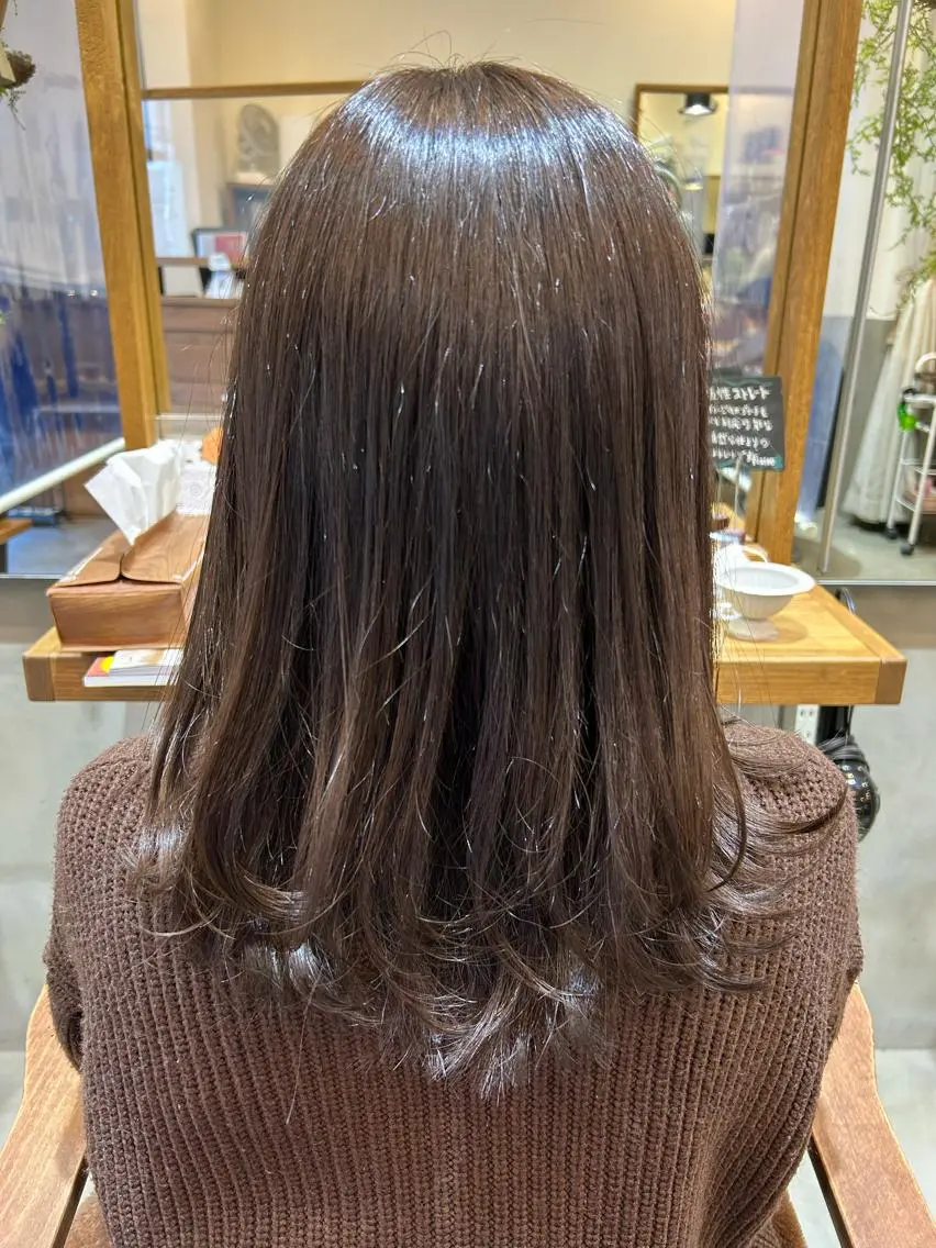 セミロング カラー カット ヘアカラー トリートメント 若狭 彩花のヘアスタイル