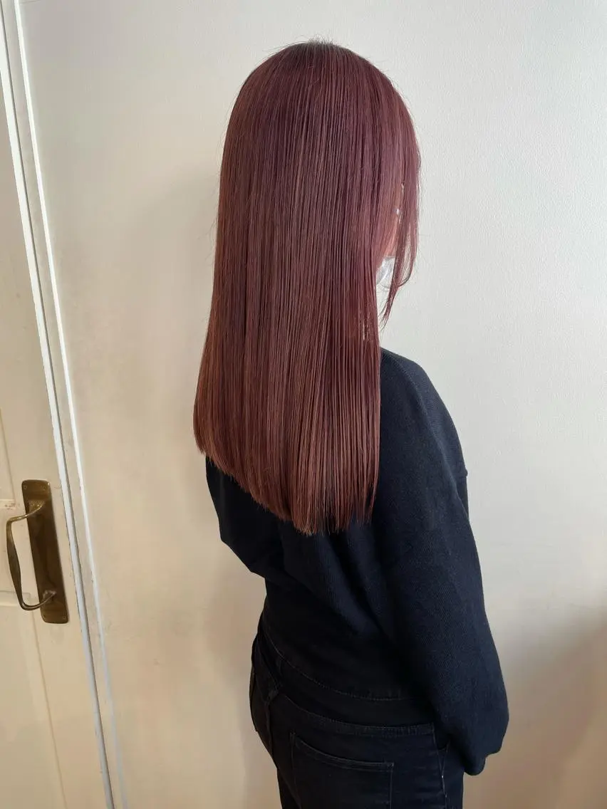 ロング カラー カット ヘアカラー トリートメント MIOベージュカラー 柔らかいカラーのヘアスタイル